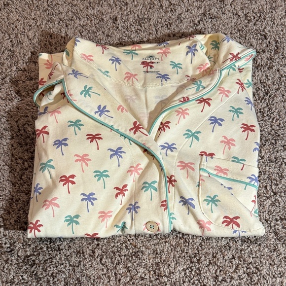 Roller Rabbit x Faherty Pajamas - Picture 1 of 5